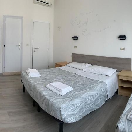 רימיני Hotel Laika מראה חיצוני תמונה