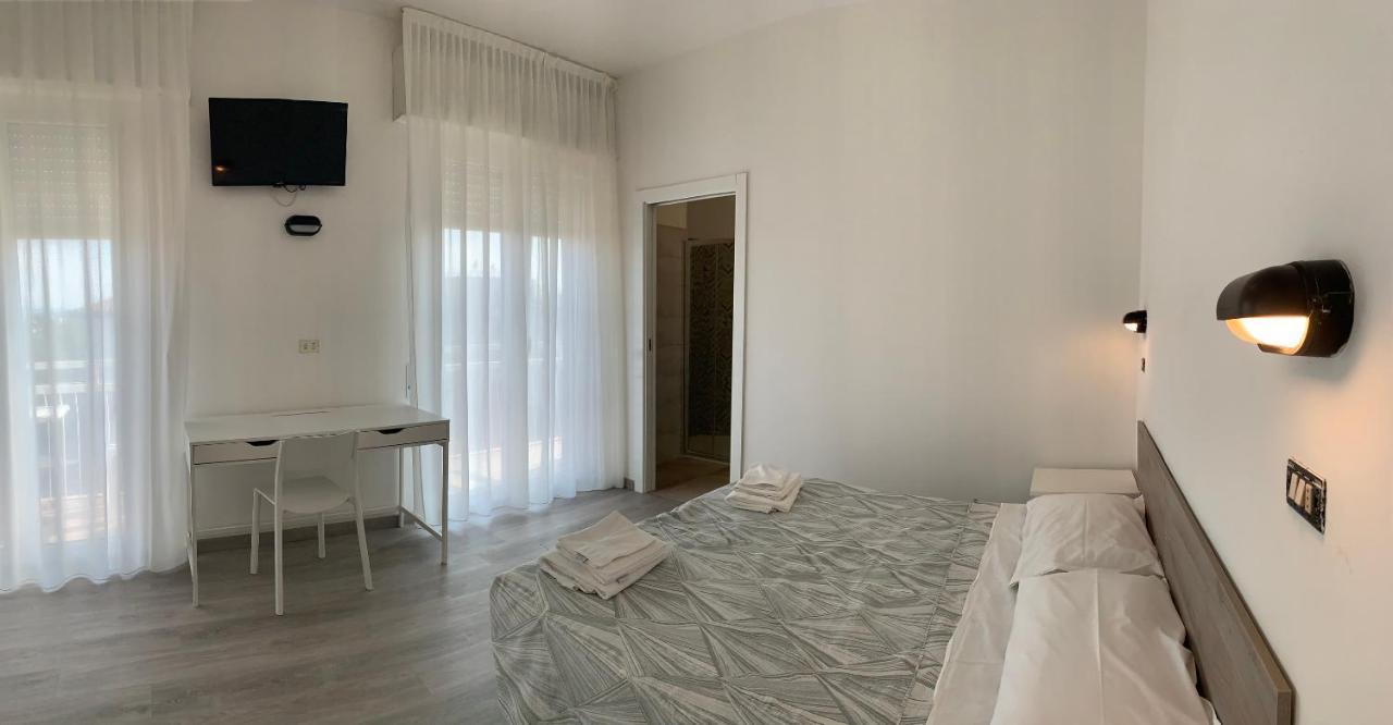רימיני Hotel Laika מראה חיצוני תמונה