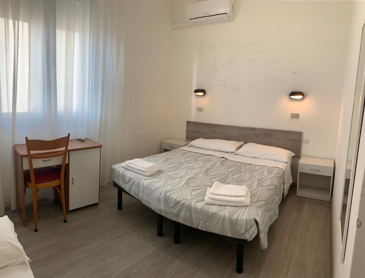 רימיני Hotel Laika מראה חיצוני תמונה