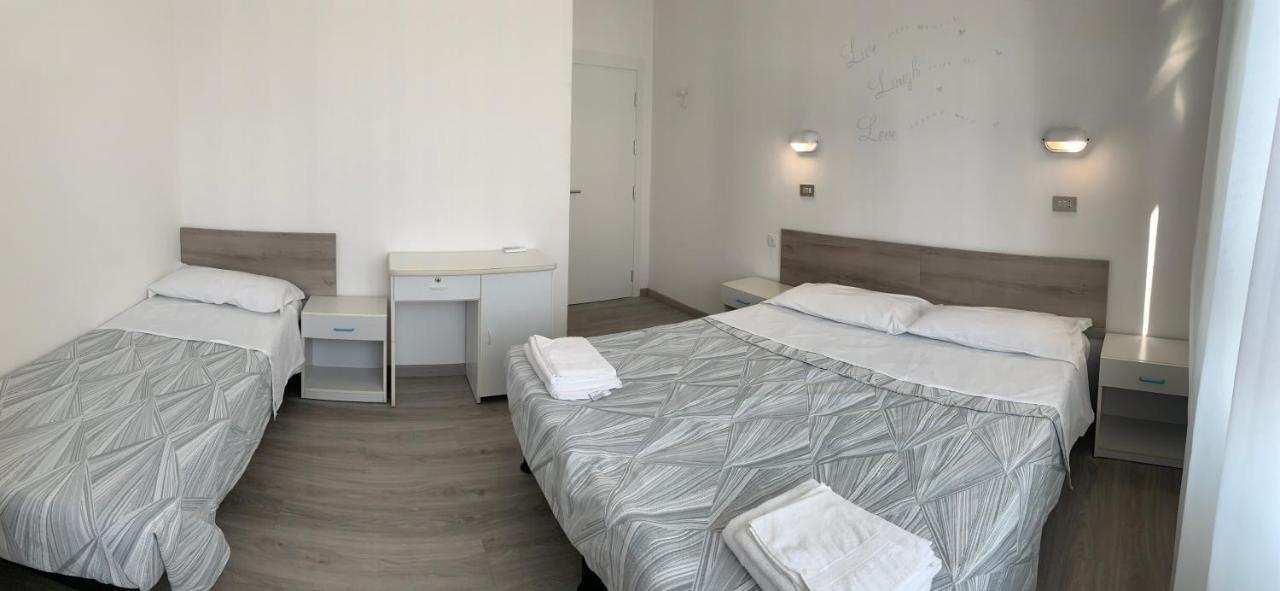 רימיני Hotel Laika מראה חיצוני תמונה